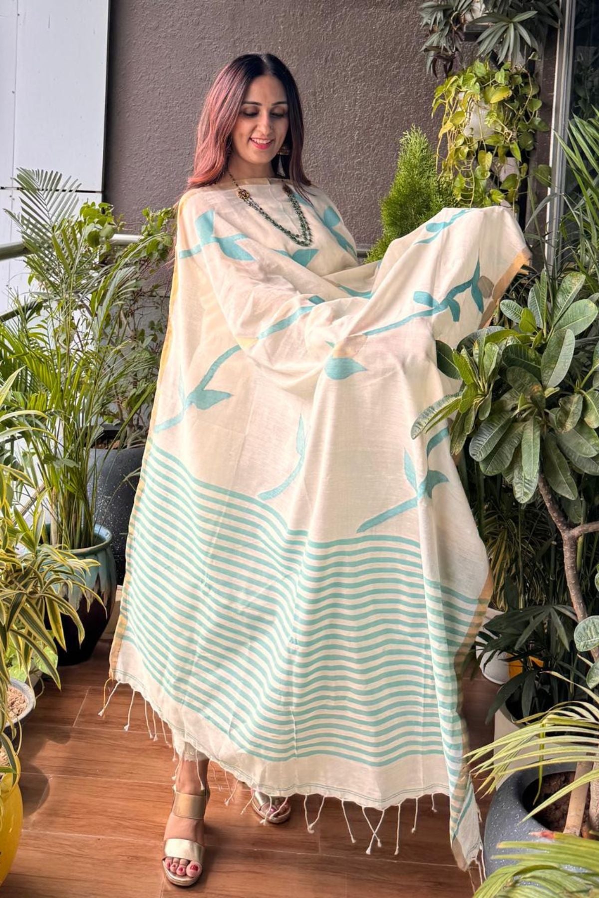 Jamdani work on pure handloom cotton